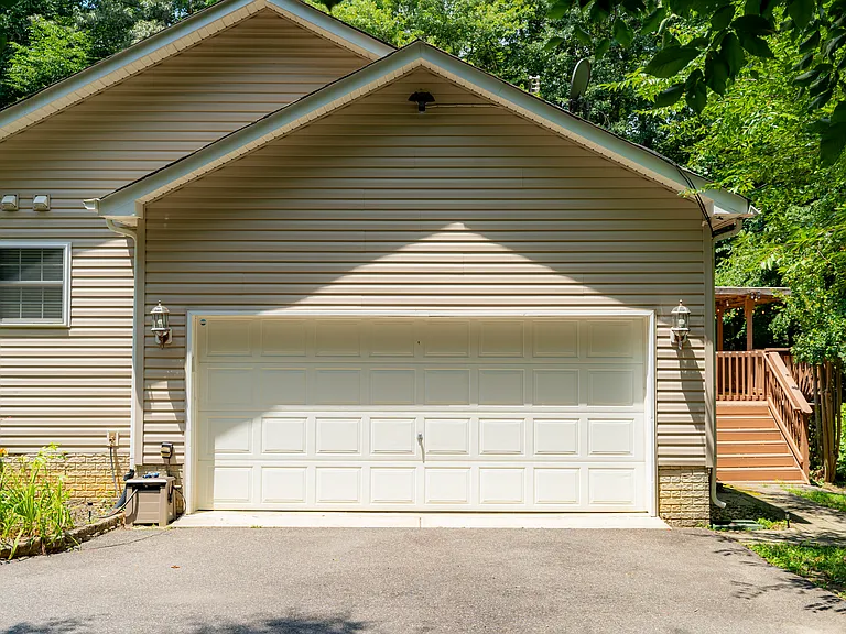 8401 Kennedy Dr — Photo 86
