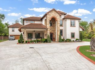 8917 Hawk Rd, Pearland, TX 77584