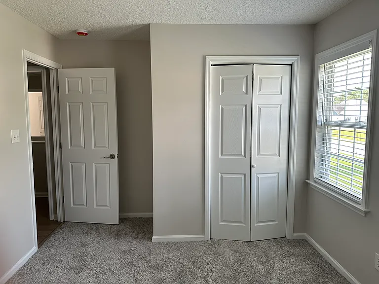 421 Holly Ln — Photo 15