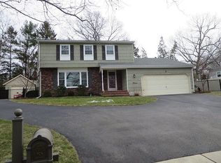 12 Emory Ct, Eatontown, NJ 07724