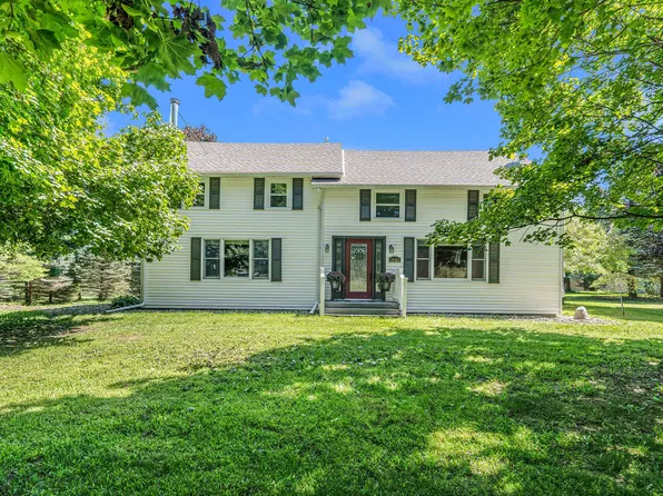 10301 Mount Hope Rd, Munith, MI 49259