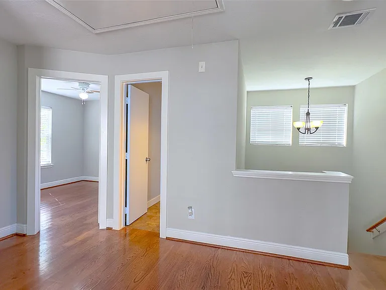 9923 Farrell Dr — Photo 12