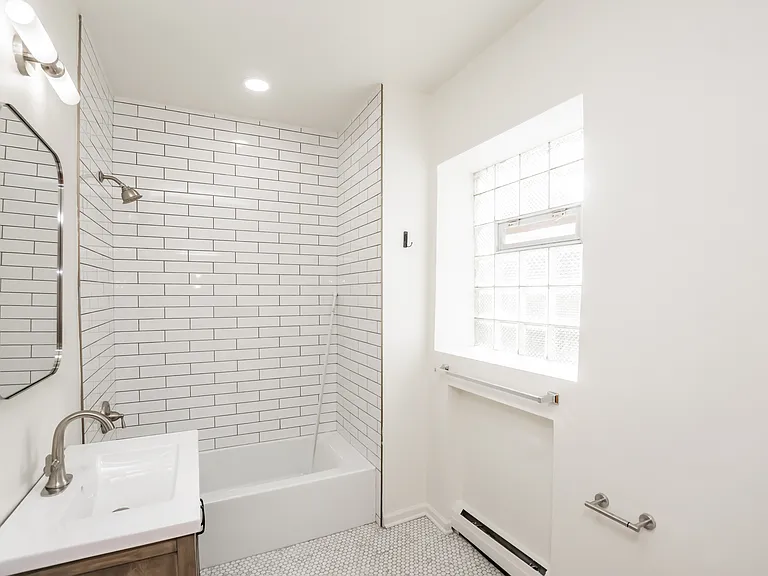 5229 S Greenwood Ave #3 — Photo 18