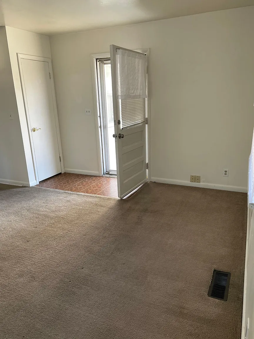 356 S Red Bank Rd APT A photo 1
