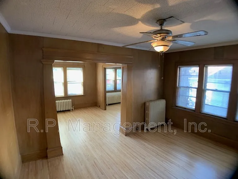 1434 W 32nd St #1 — Photo 9