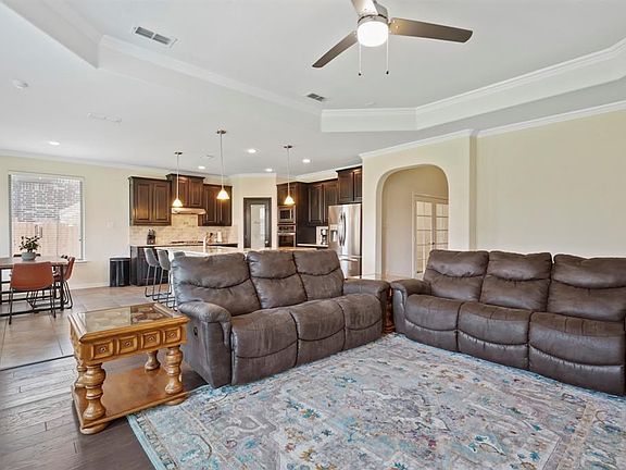 2nd image of 2959 Salina Dr