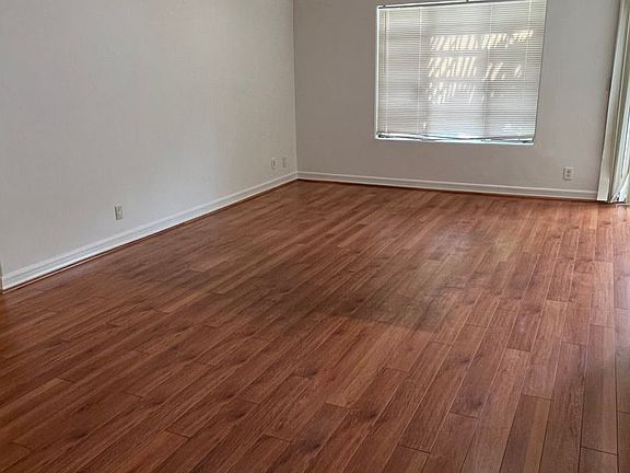 2nd image of 347 Westminster Ave APT 1
