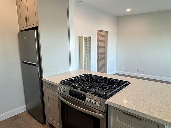 4th image of 3654 S Centinela Ave APT 7