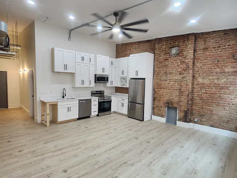 17 E Court St #43 — Photo 10