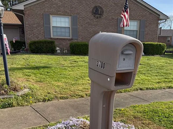 3700 War Admiral Dr, Owensboro, KY 42303
