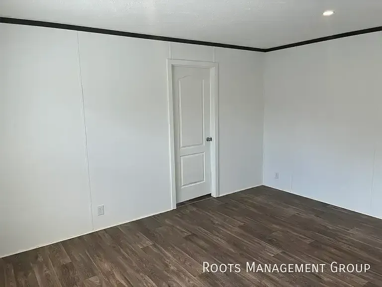 2621 Jeffersonville Rd #23 — Photo 7