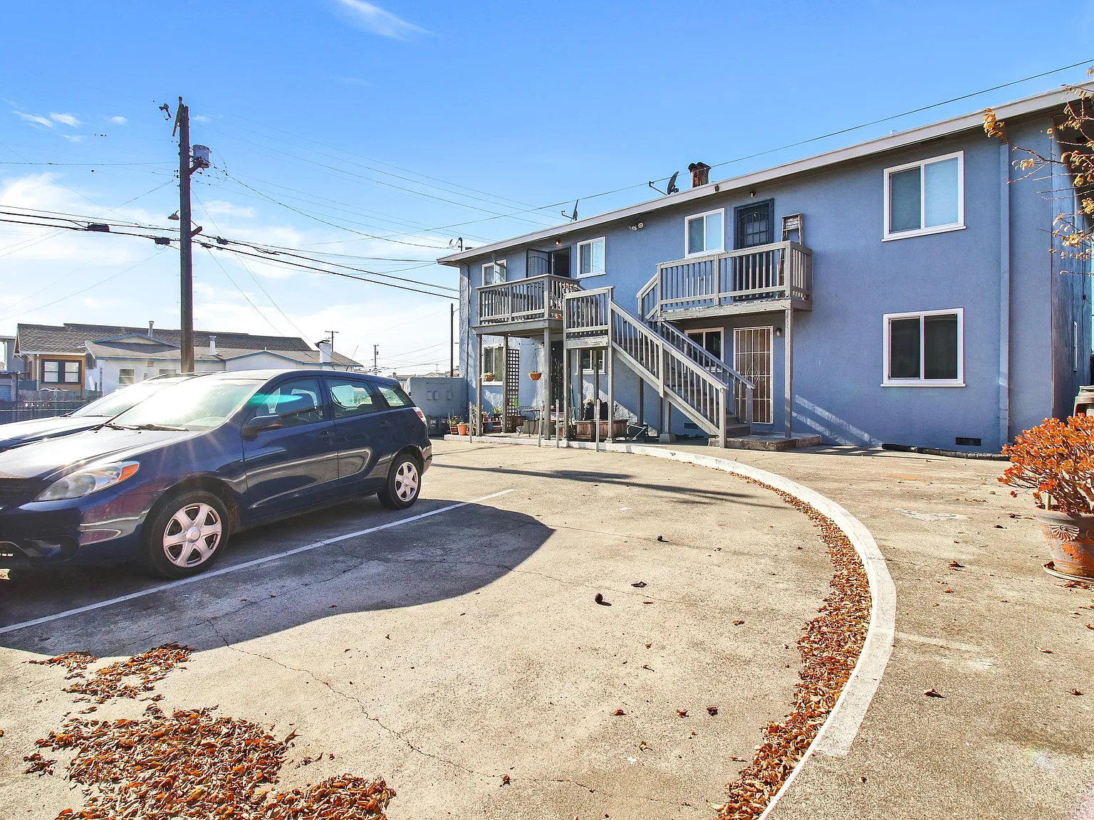 2 bed, 900 sqft, $2,675 — Photo 2