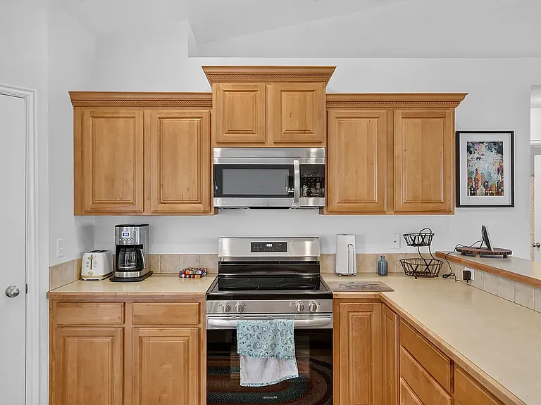 8106 W Penny Ln — Photo 9