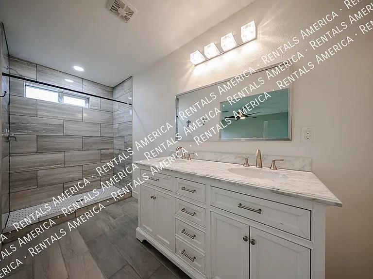 2902 W Straford Dr — Photo 27