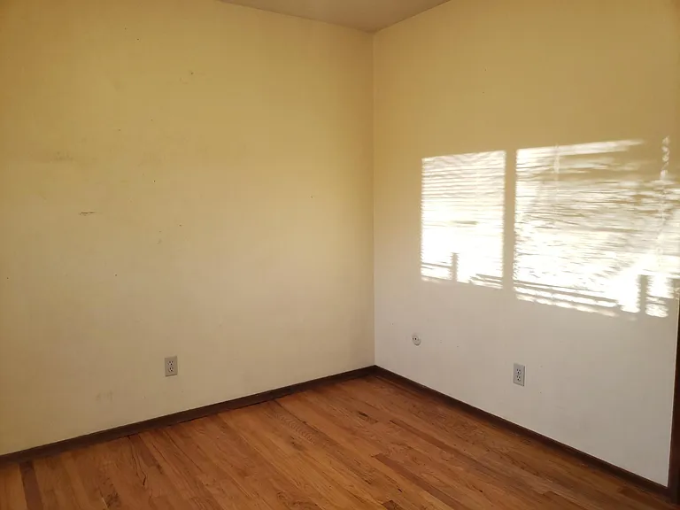 525 NE 78th Ave — Photo 10