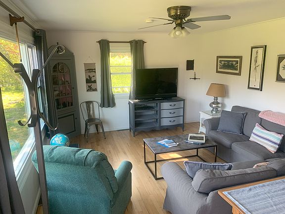 3rd image of 221 Fairview Ave