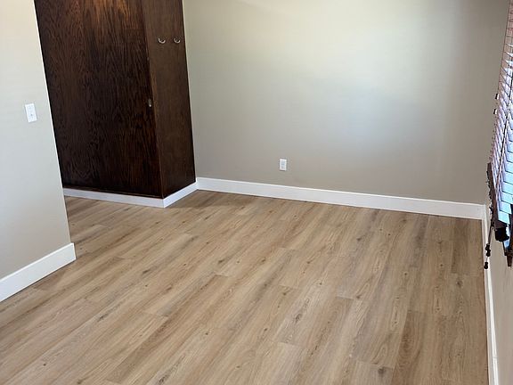 3rd image of 200 Valley View Dr #201