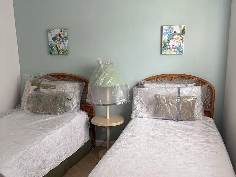 705 NE 2nd St #8 — Photo 8