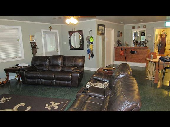 Den/Family Room & Bar