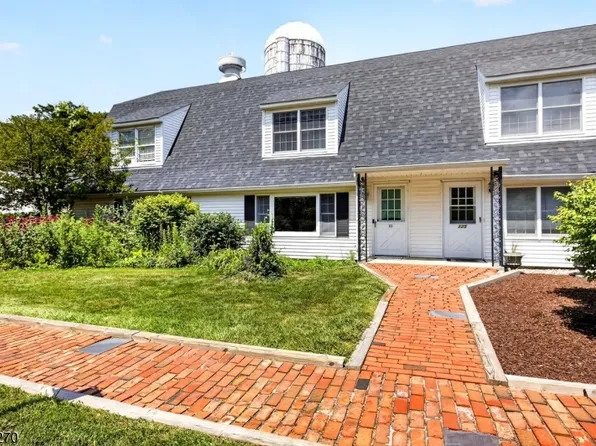 127 W End Ave, Newton Town, NJ 07860