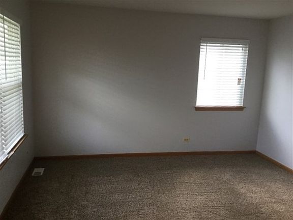 3rd image of 1045 Golden Oaks Pkwy
