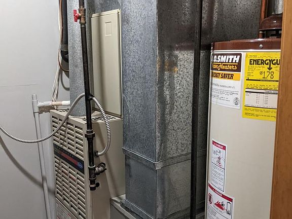 3rd image of 2418 Northeast Dr