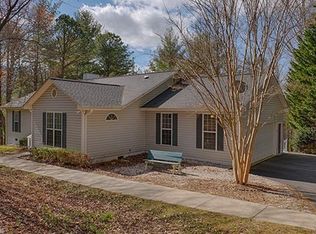 16 Woodland Dr, Fairview, NC 28730
