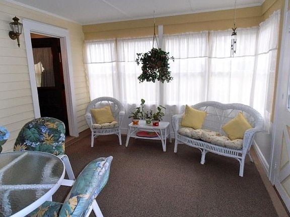 Front Enclosed porch 2