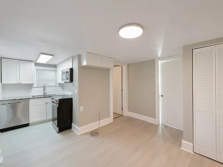 955 9th Ave S #2 — Photo 5