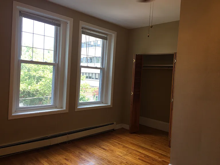 218 W 14th St — Photo 8
