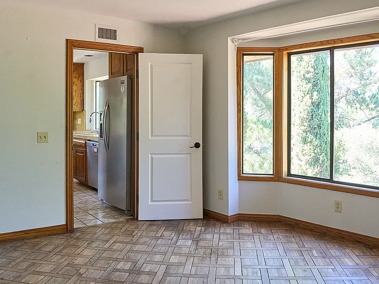 397 Loftyhill Dr — Photo 15