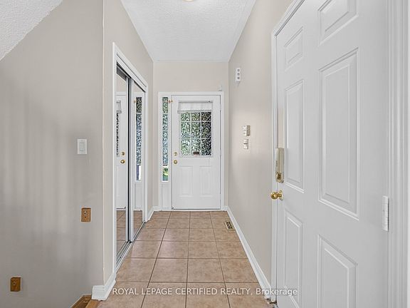 5th image of 464 Collis Ct