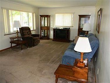 5th image of 304 Sycamore Dr