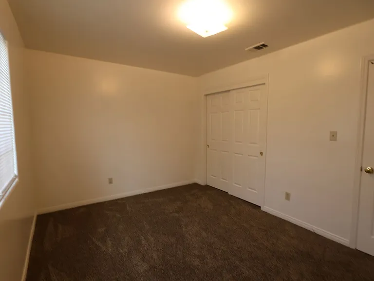 448 S Oildale Dr #A — Photo 10