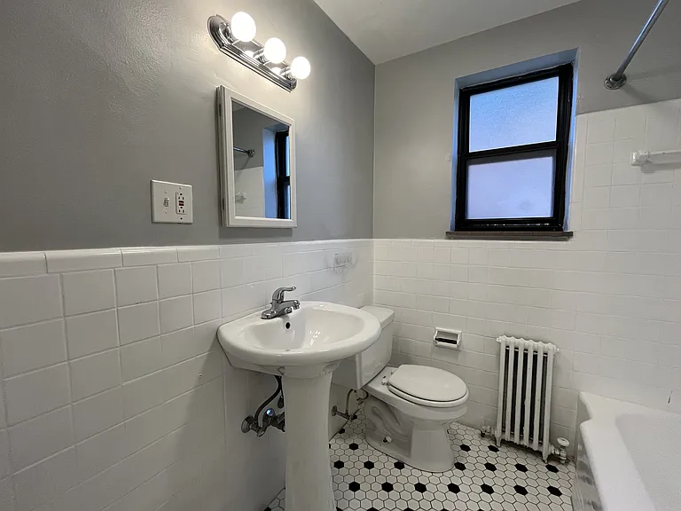 Royal Gardens Apartments — Photo 121