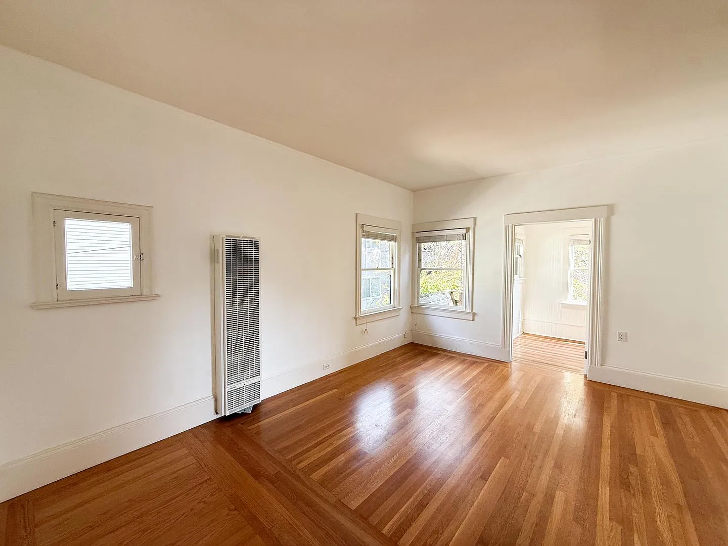 2208 Ward St. — Photo 3