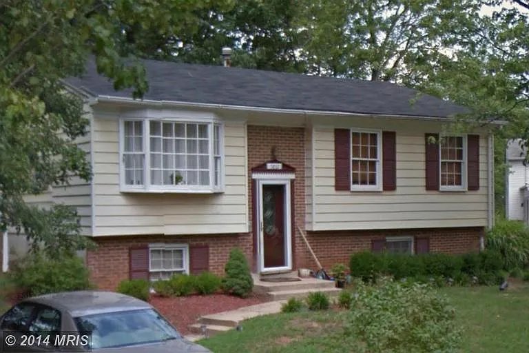 5802 Justina Dr photo 1