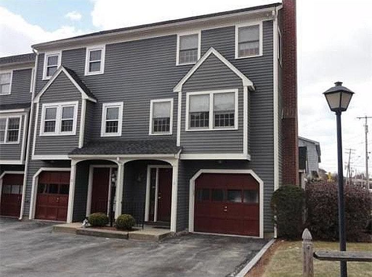 End unit townhouse