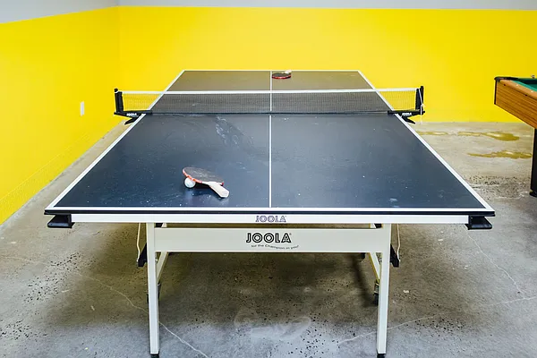 Rented by Nooklyn NYC LLC | media 80