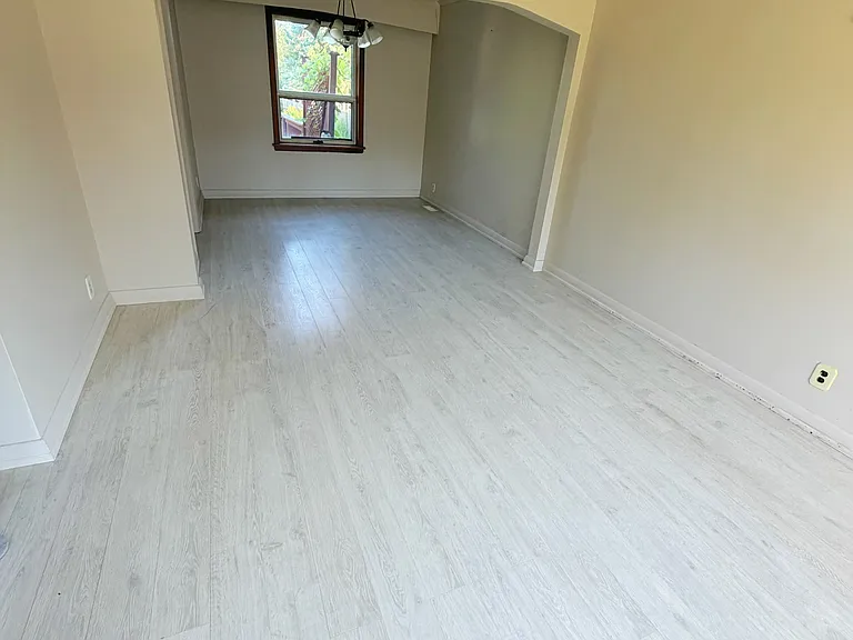 481 Hounslow Ave — Photo 2