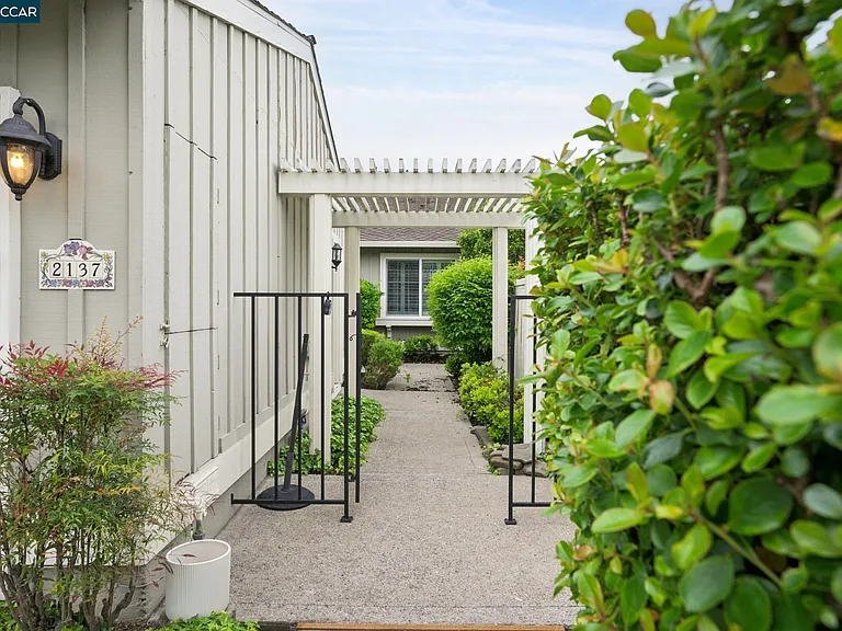 2137 Presidio Ct — Photo 3