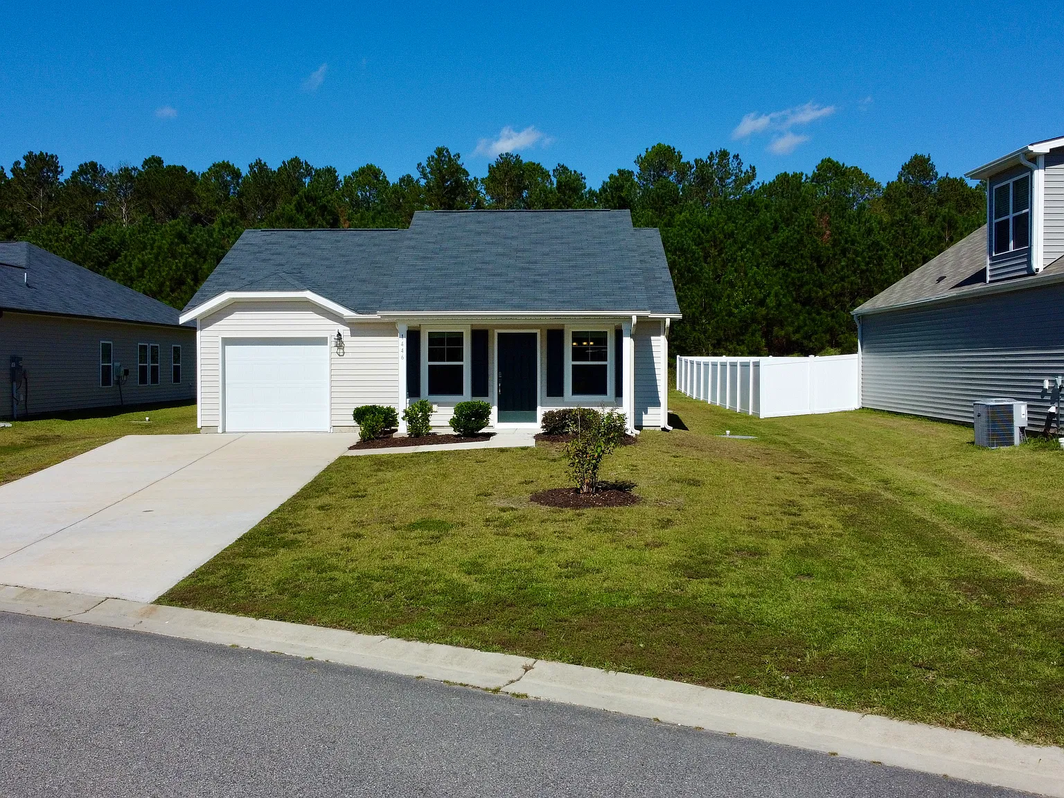 3 bed, 1383 sqft, $1,875 — Photo 2