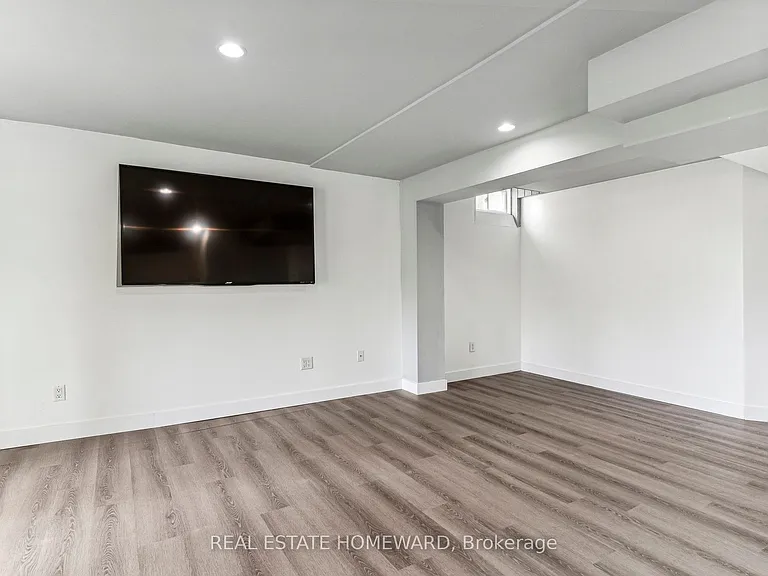 1117 Ashley Ct — Photo 29