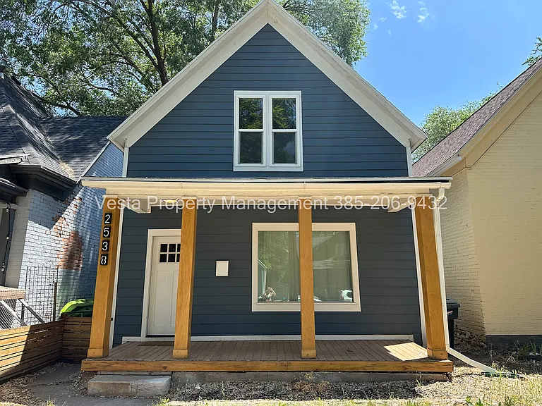 2538 Orchard Ave — Photo 2