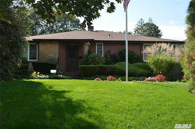 1st image of 553 Manatuck Blvd