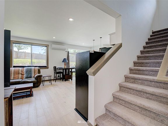 5th image of 4995 Silverwood Ln