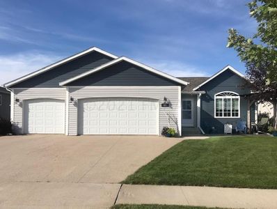 1614 Oakwood Dr, West Fargo, ND, 58078
