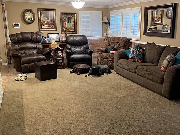 3rd image of 3664 E Everglade Ave