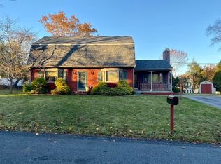 30 Holly Ln, Somerset, MA 02726