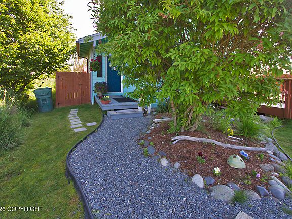 3rd image of 4658 Rochelle Rd